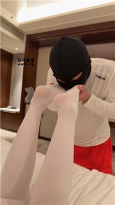 151357g0qf4mcammm604q6.jpg